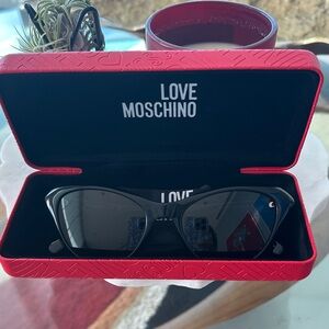 BNNW Love Moschino Black Cat-Eye 🕶️